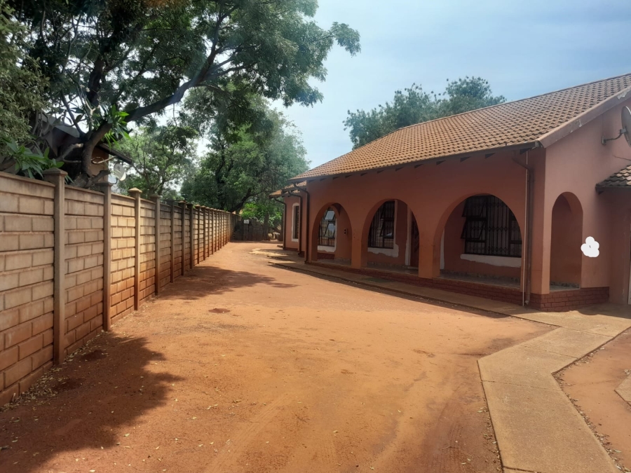 3 Bedroom Property for Sale in Geelhoutpark North West